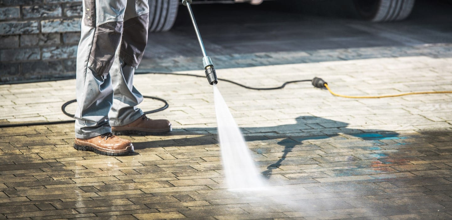 pressure washing driveway